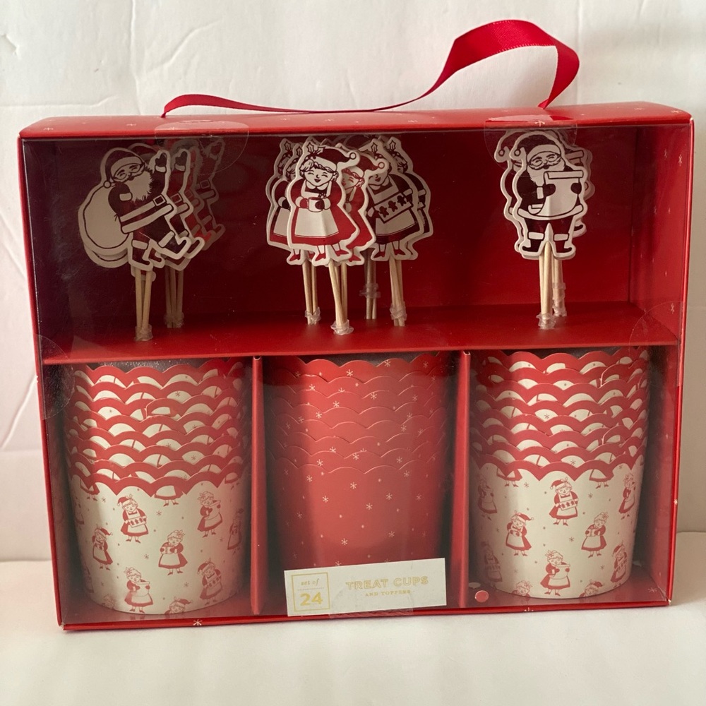 Elum foil paper treat cups and toppers red set 24 Santa Mrs. Claus